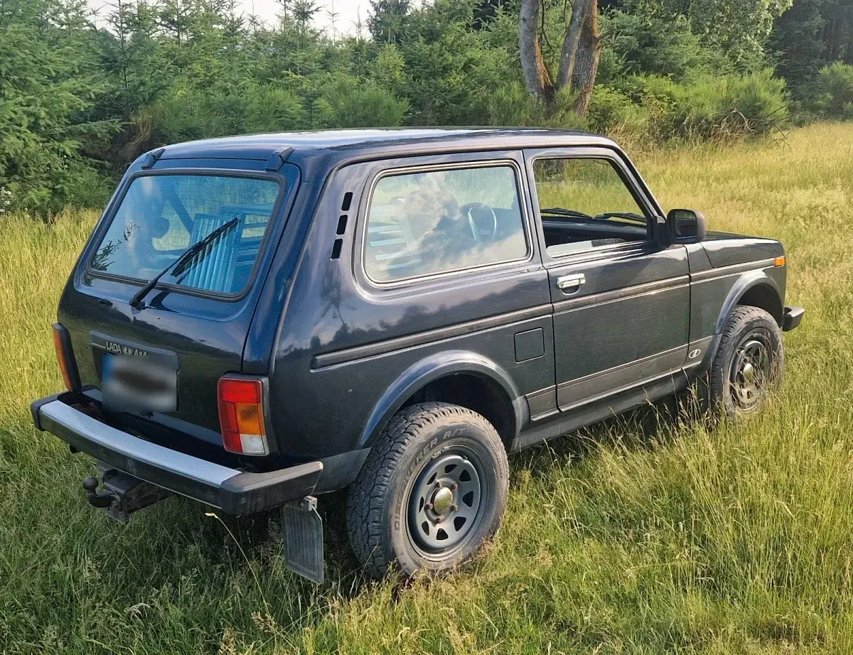 Gebraucht Lada Taiga 83 PS (61 kW) 2015 Grün SUV