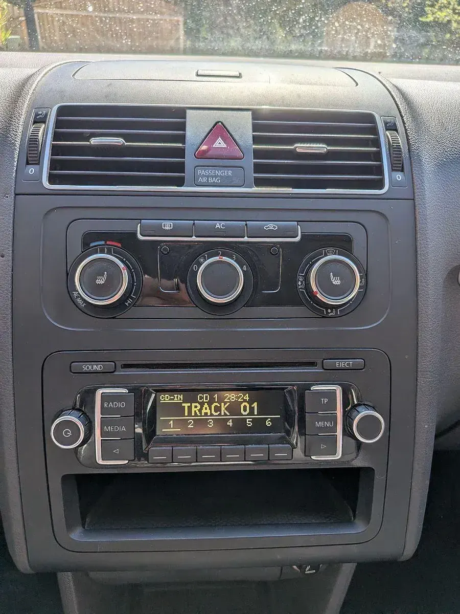Gebraucht VW Touran 140 PS (102 kW) 2012 Weiß Van / Kleinbus
