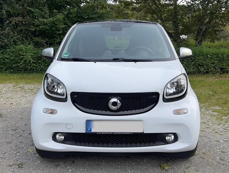 Weiß Gebraucht 2019 Smart ForTwo Coupé Prime Coupé | 8.600 € (Guter Preis) - Bild 1/4