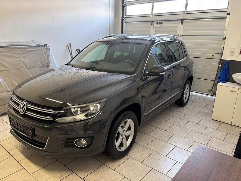 Grau Gebraucht 2015 VW Tiguan LOUNGE SUV | 11.499 € (Fairer Preis) - Bild 1/4