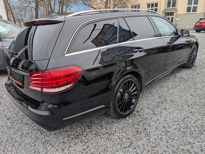 Second-hand Mercedes E250 204 CP (150 kW) 2014 Negru Break