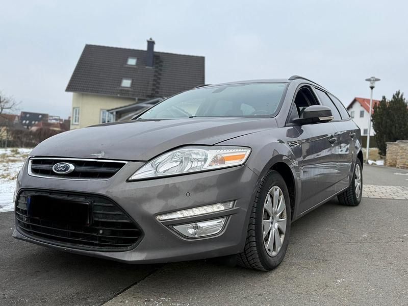 Grau Gebraucht 2012 Ford Mondeo Kombi | 3.499 € (Guter Preis) - Bild 1/4