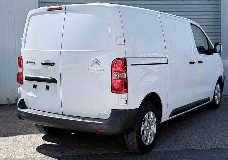Używany Citroën Jumpy Business Class 122 KM (89 kW) 2019 Biały Minivan