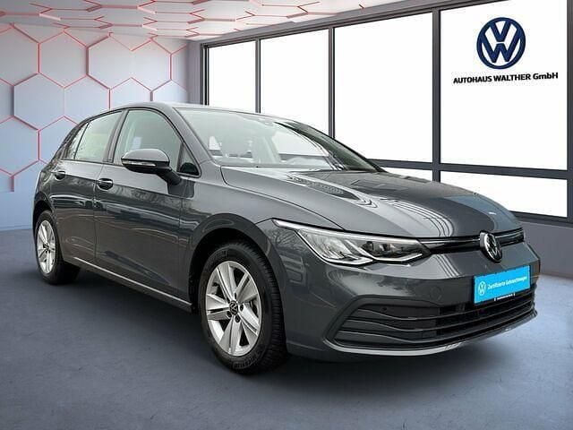 Gebraucht VW Golf VIII Life 131 PS (96 kW) 2024 Grau Limousine