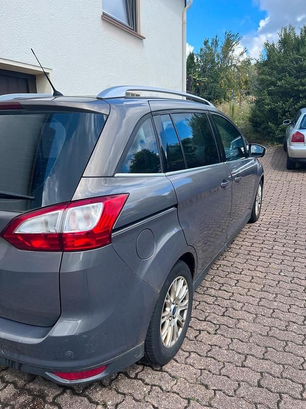 Braun Gebraucht 2011 Ford Grand C-Max Van / Kleinbus | 5.600 € (Fairer Preis) - Bild 1/4