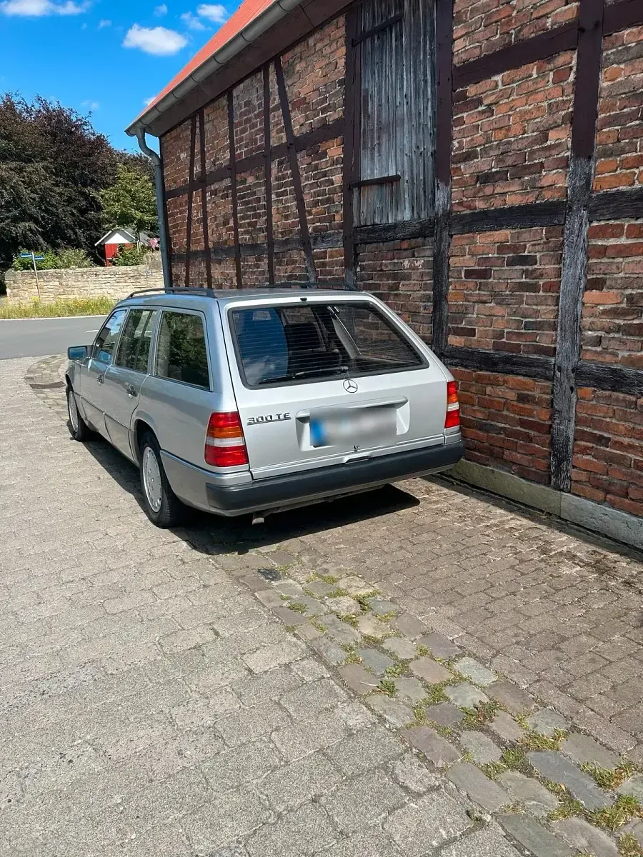 Gebraucht Mercedes 300 180 PS (132 kW) 1992 Silber Kombi