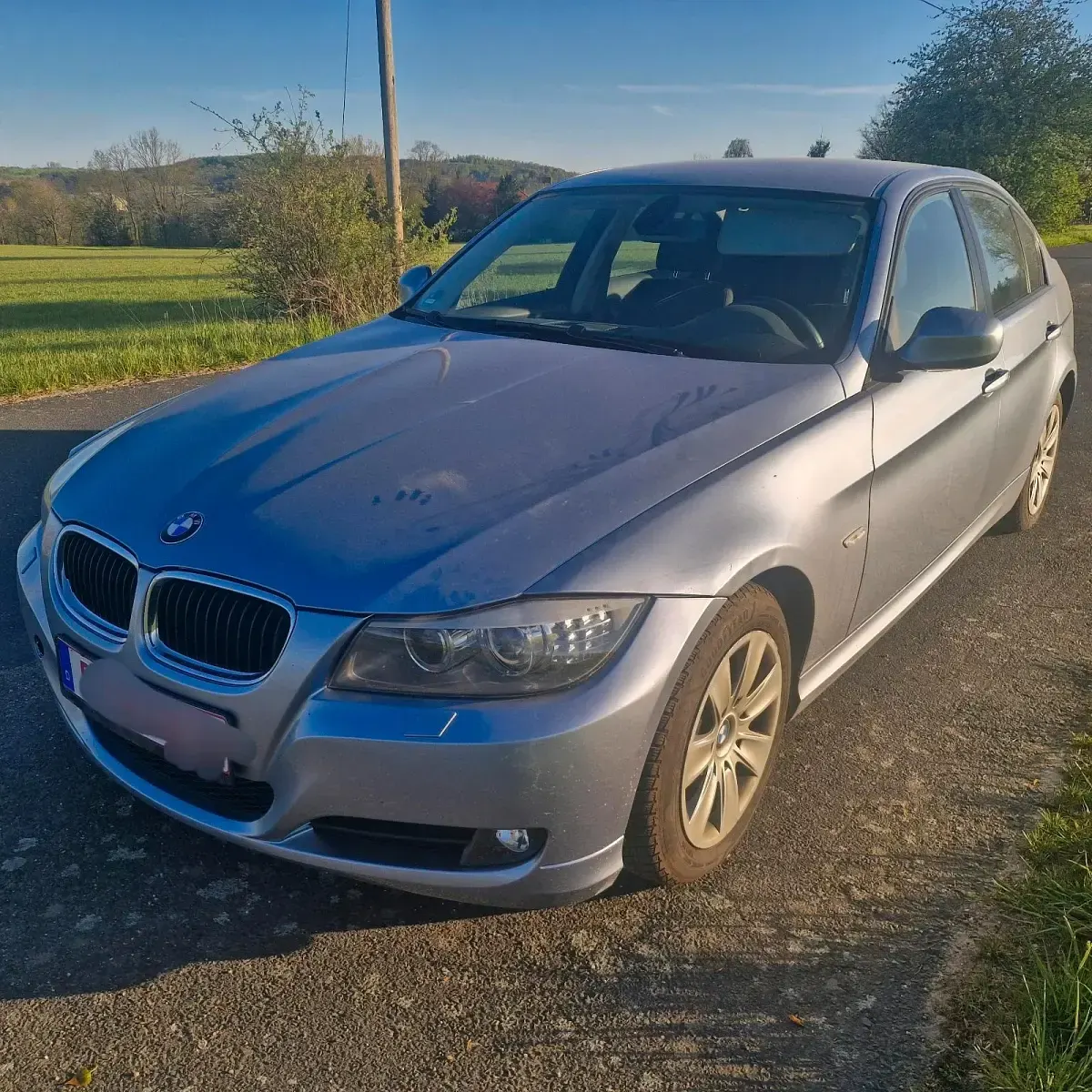 Gebraucht BMW 318 140 PS (102 kW) 2008 Blau Limousine