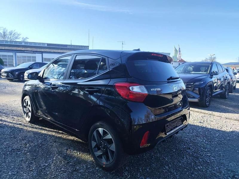 Neu Hyundai i10 Premium 79 PS (58 kW) 2025 Schwarz Kleinwagen
