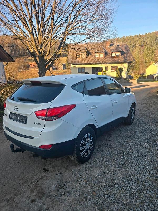 Weiß Gebraucht 2014 Hyundai Tucson SUV | 10.300 € - Bild 1/4
