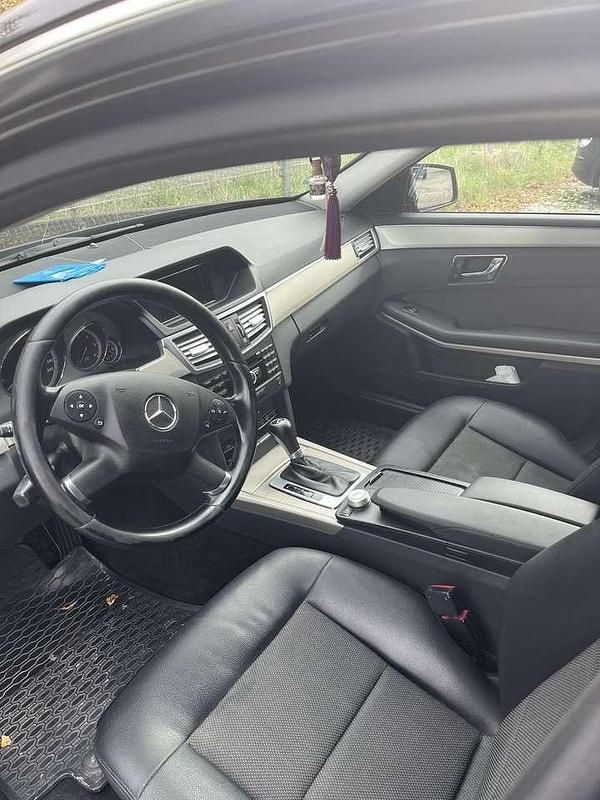 Gebraucht Mercedes E250 Avantgarde 204 PS (150 kW) 2009 Limousine