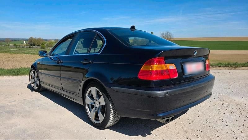 Second-hand BMW 330 231 CP (169 kW) 2002 Albastru Berlinǎ