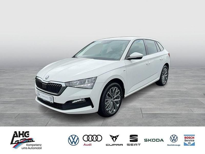 Weiß Gebraucht 2021 Skoda Scala Clever Kleinwagen | 19.629 € (Fairer Preis) - Bild 1/4