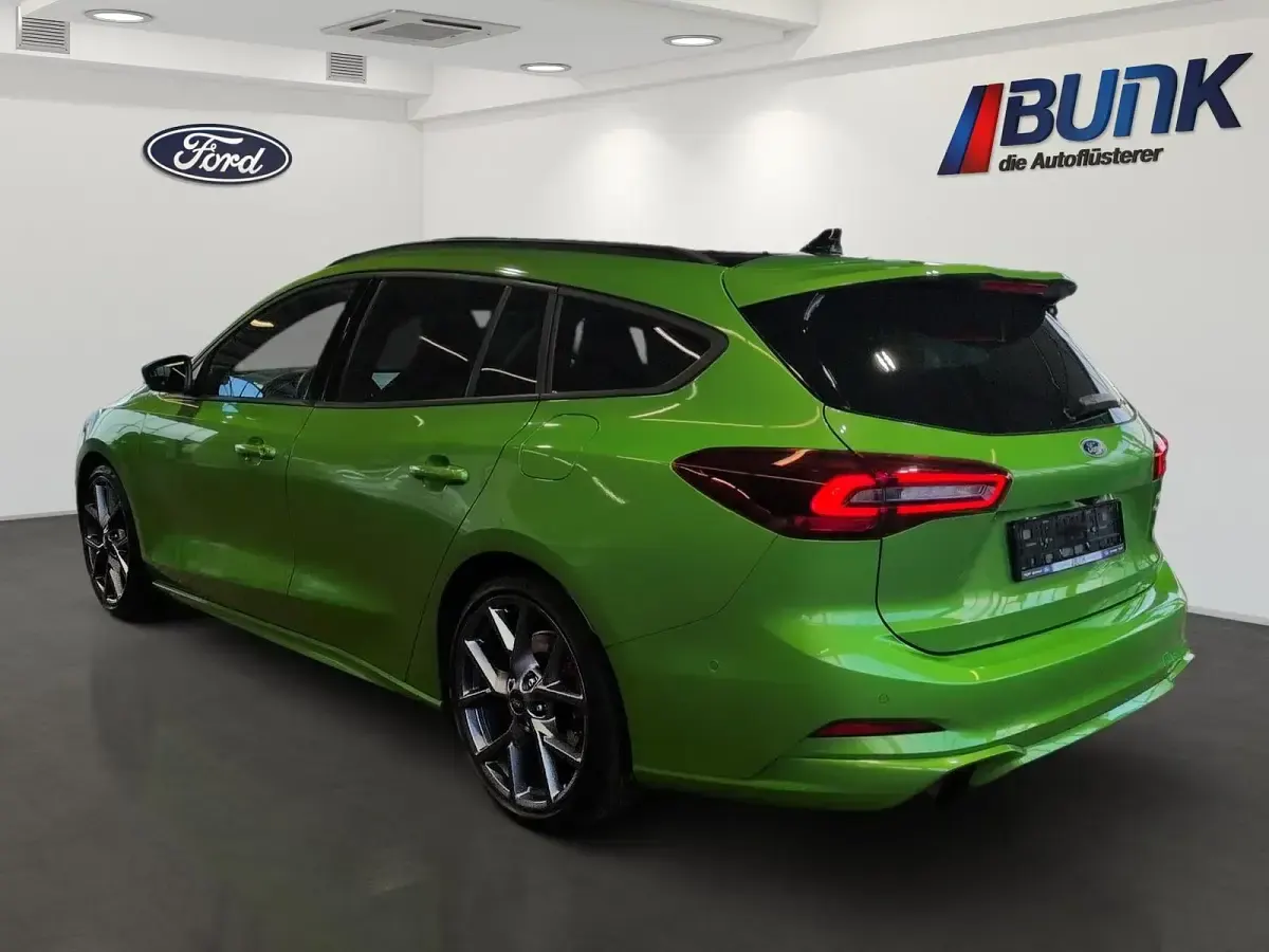 Gebraucht Ford Focus ST 280 PS (205 kW) 2023 Mean green metallic (pn4jl)
