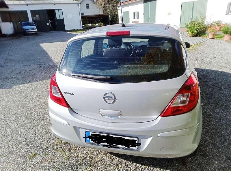 Gebraucht Opel Corsa 86 PS (63 kW) 2014 Silber Limousine