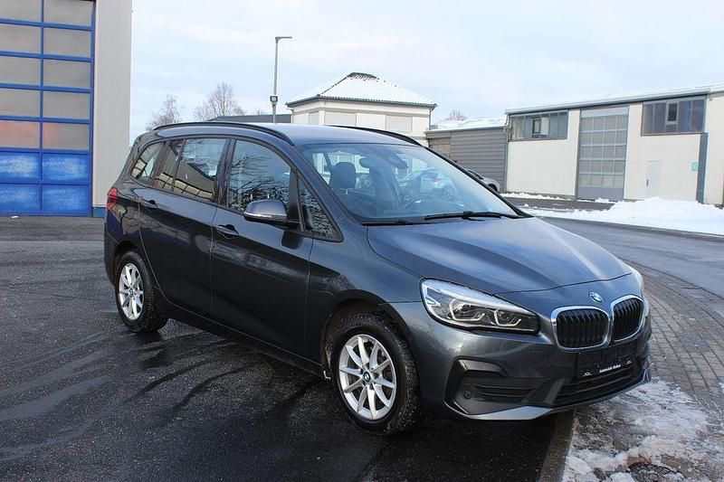 Grau Gebraucht 2020 BMW 216 Gran Tourer Van / Kleinbus | 13.000 € (Guter Preis) - Bild 1/4