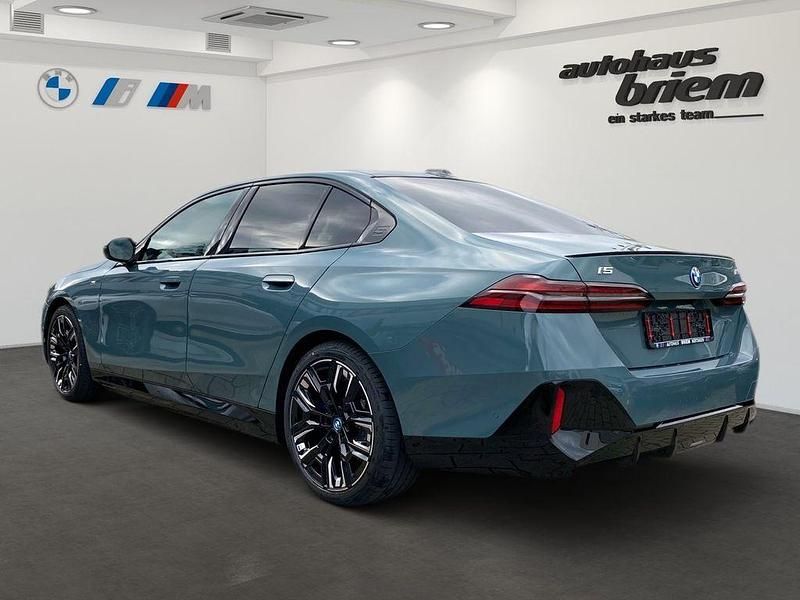 Gebraucht BMW i5 Performance 442 kW (601 PS) 2025 Cape york gruen metallic Limousine