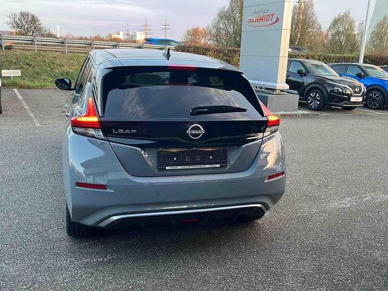 Gebraucht Nissan Leaf Tekna 160 kW (218 PS) 2023 Grau Kleinwagen