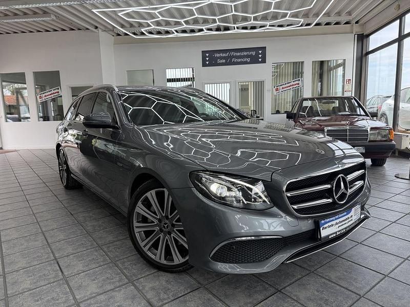 Selenitgrau metalliclack Gebraucht 2020 Mercedes E300 Avantgarde Kombi | 26.750 € (Etwas zu teuer) - Bild 1/4