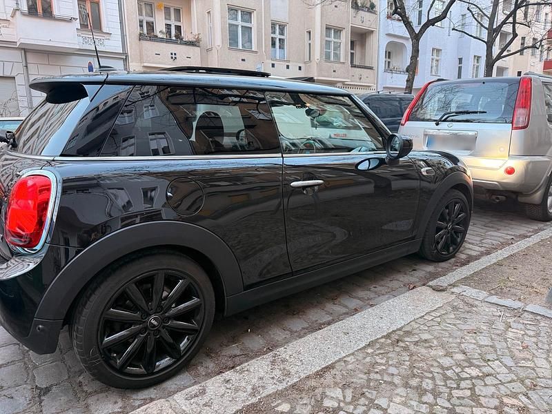 Second-hand Mini Cooper 136 CP (100 kW) 2019 Negru Hatchback