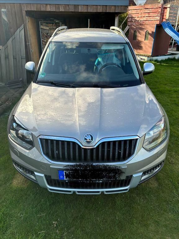 Gebraucht Skoda Yeti Ambition 105 PS (77 kW) 2014 Gelb SUV