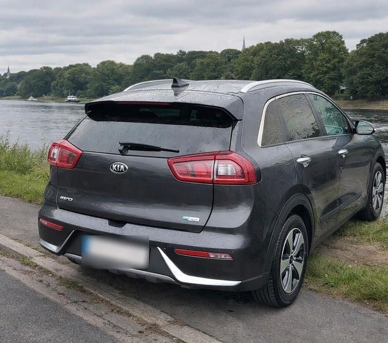 Gebraucht Kia Niro Vision 141 PS (103 kW) 2018 Grau SUV