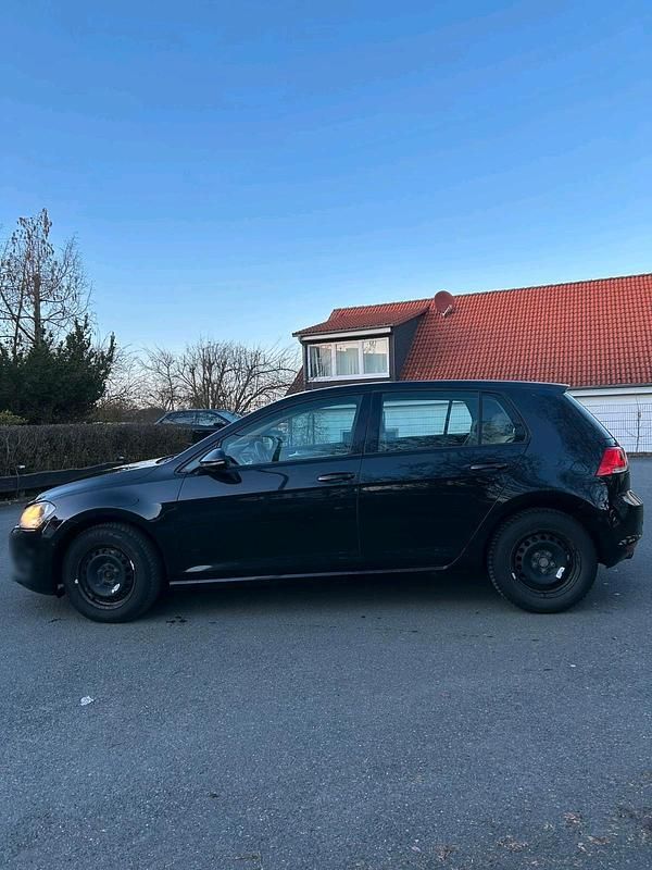 Gebraucht VW Golf VII 105 PS (77 kW) 2013 Schwarz Limousine