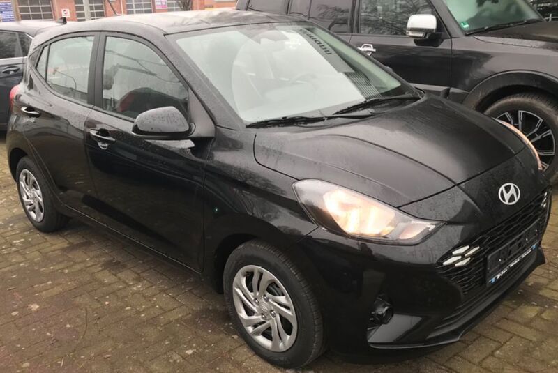 Gebraucht Hyundai i10 67 PS (49 kW) 2024 Schwarz Kleinwagen