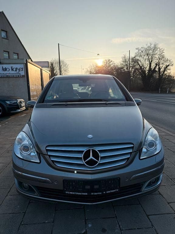 Gebraucht Mercedes B200 140 PS (102 kW) 2006 Grau Van / Kleinbus