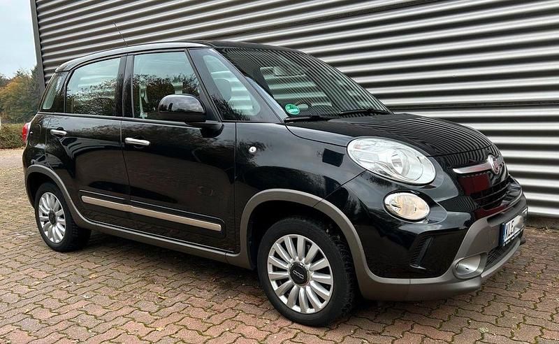 Schwarz Gebraucht 2017 Fiat 500L Trekking Van / Kleinbus | 9.999 € (Fairer Preis) - Bild 1/4