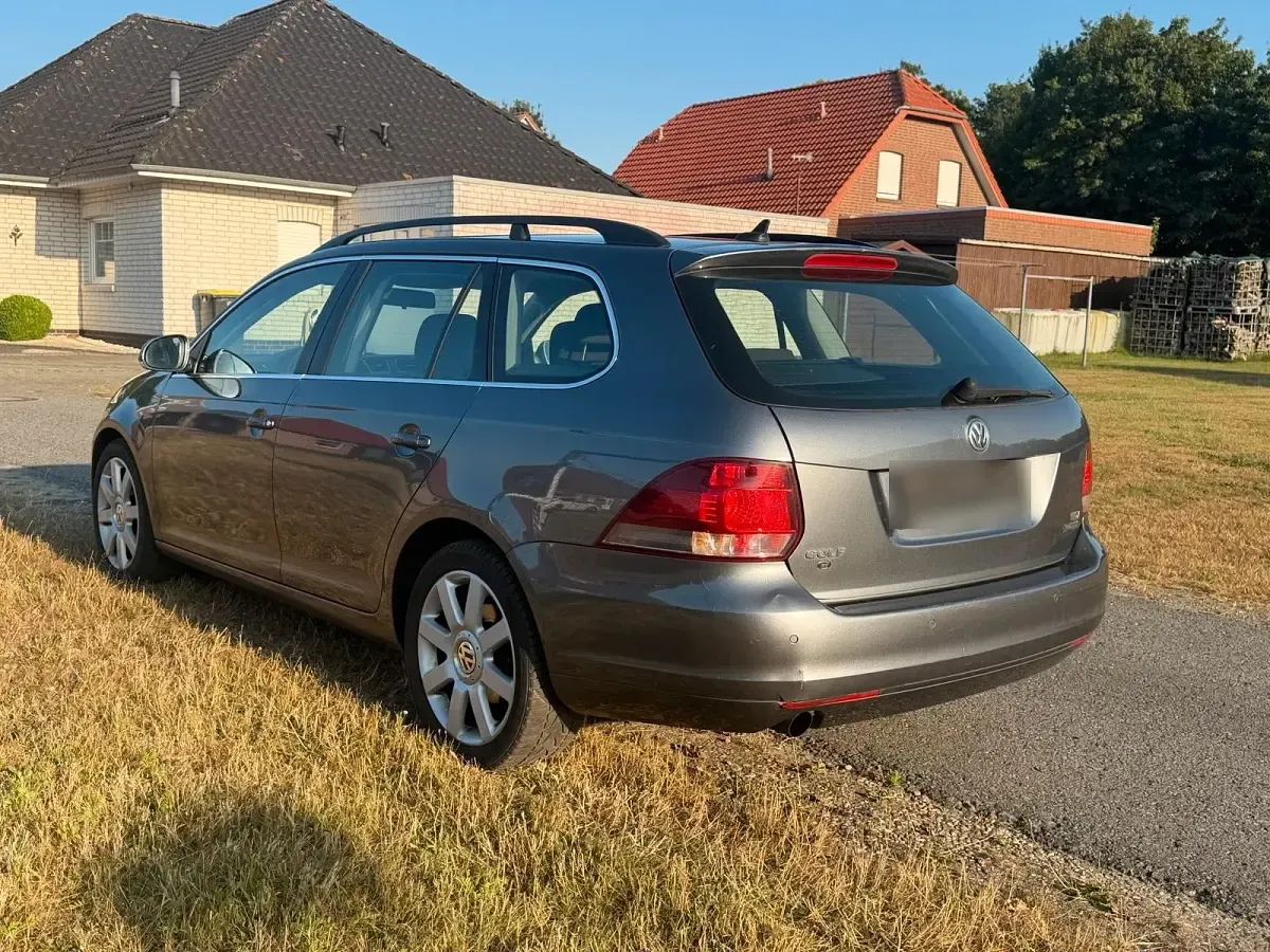 Gebraucht VW Golf VI 105 PS (77 kW) 2011 Grau Kleinwagen