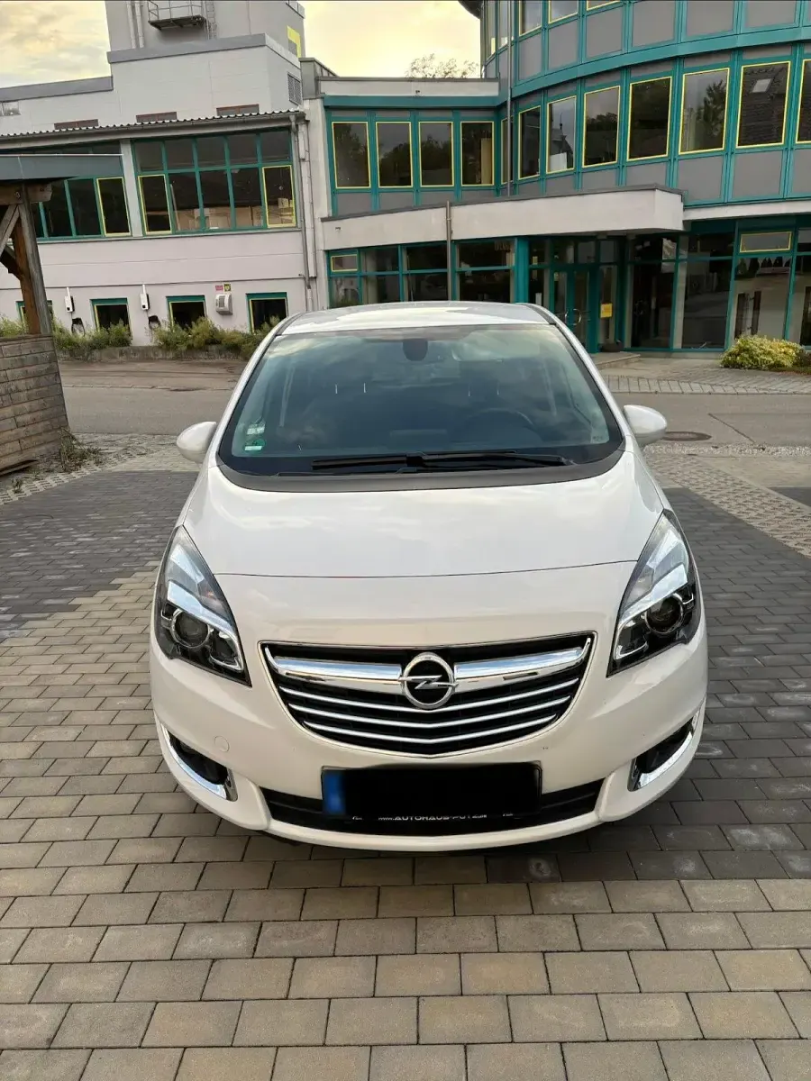 Gebraucht Opel Meriva Innovation 101 PS (74 kW) 2015 Weiß Van / Kleinbus