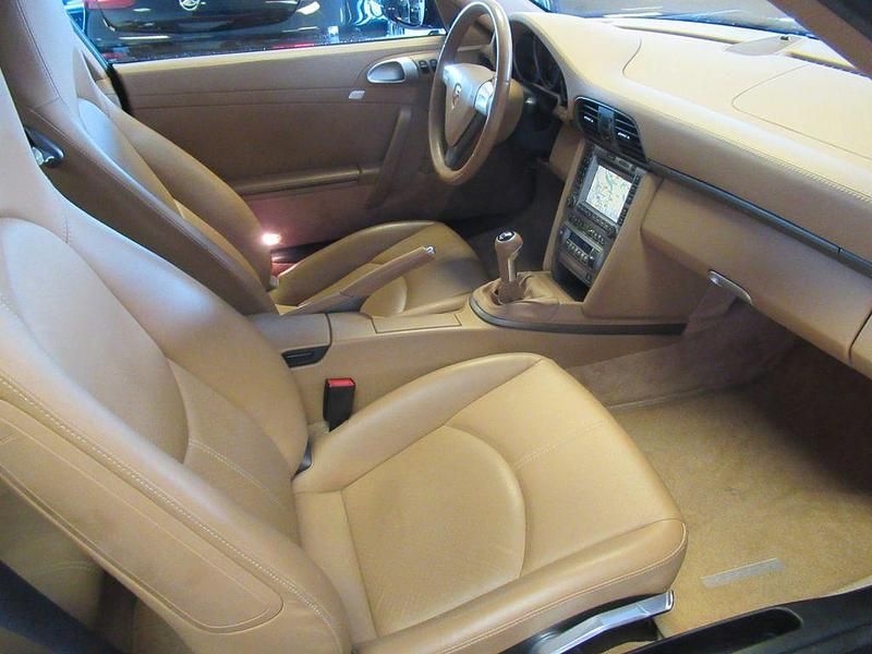 Gebraucht Porsche 911 Carrera 325 PS (239 kW) 2004 Rot Coupé