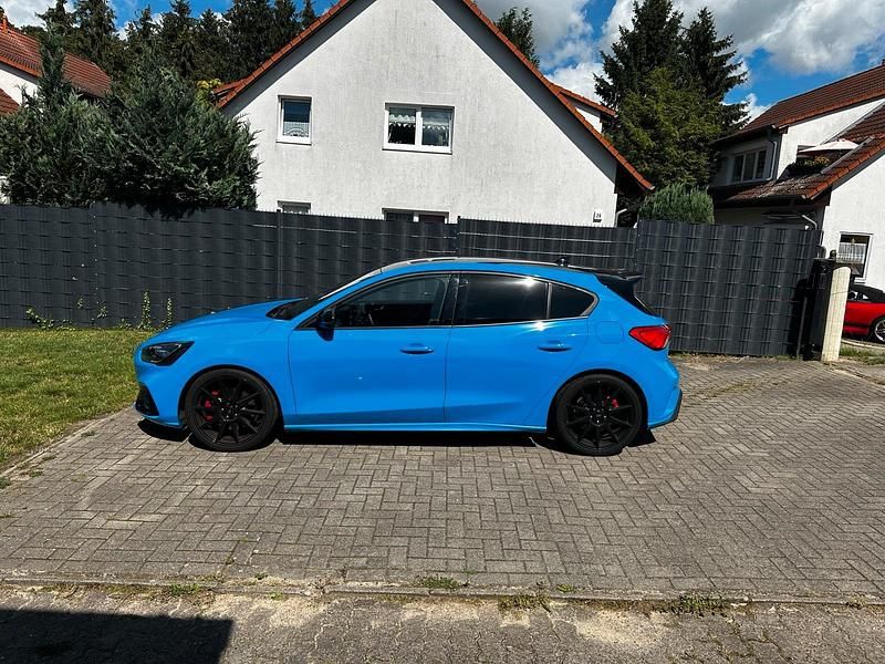 Używany Ford Focus ST 280 KM (205 kW) 2021 Niebieski Sedan/Limuzyna