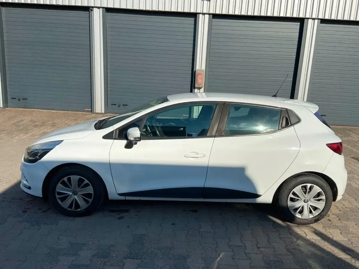 Gebraucht Renault Clio 75 PS (55 kW) 2018 Weiß Limousine