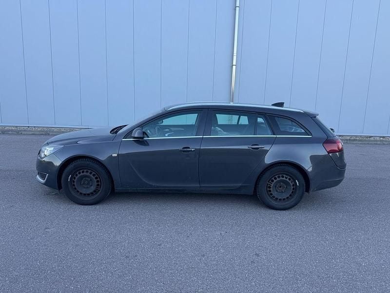Gebraucht Opel Insignia Edition 136 PS (100 kW) 2015 Grau Kombi