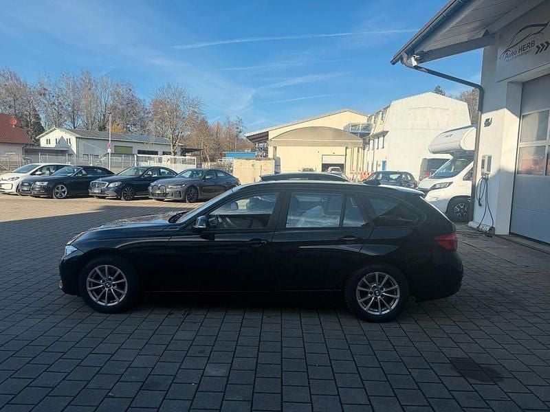Gebraucht BMW 320 Advantage 190 PS (139 kW) 2018 Schwarz Kombi