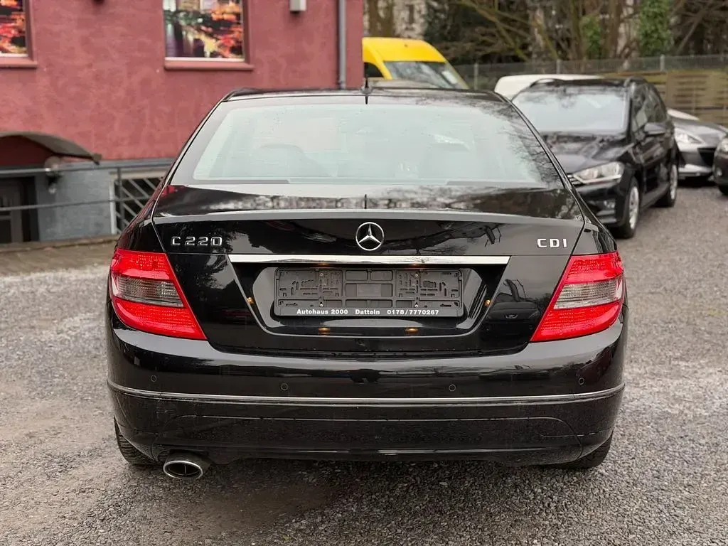 Gebraucht Mercedes C220 170 PS (125 kW) 2011 Schwarz Limousine