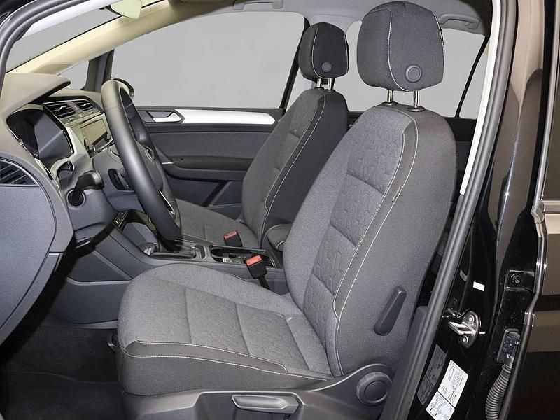 Gebraucht VW Touran S 150 PS (110 kW) 2024 Schwarz Van / Kleinbus