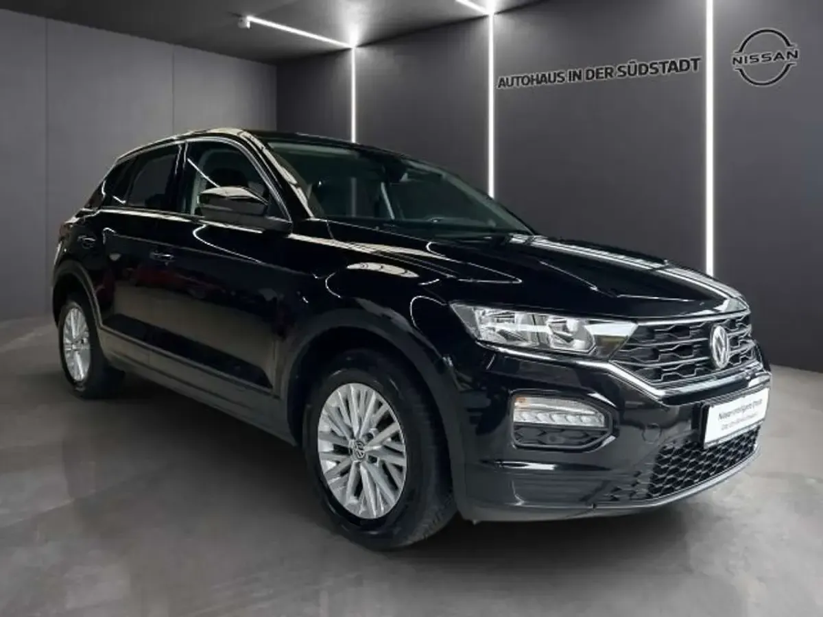 Second-hand VW T-Roc 116 CP (85 kW) 2018 Negru SUV
