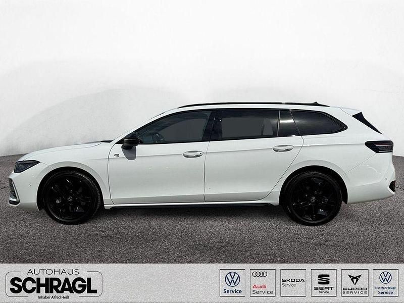 Gebraucht VW Passat R-line 193 PS (141 kW) 2024 Pure white Kombi