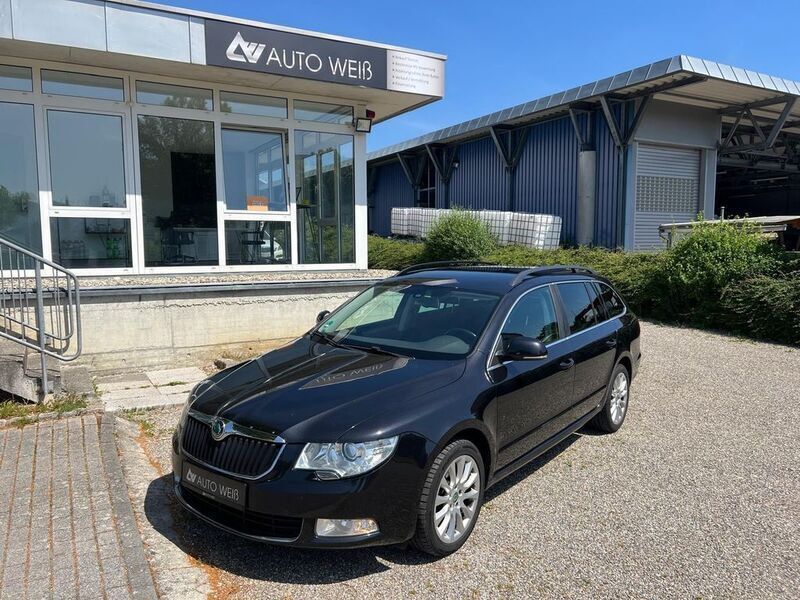 Schwarz Gebraucht 2013 Skoda Superb Kombi | 5.890 € (Fairer Preis) - Bild 1/4