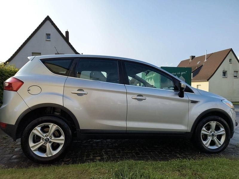 Grau Gebraucht 2012 Ford Kuga Individual SUV | 7.000 € (Fairer Preis) - Bild 1/4