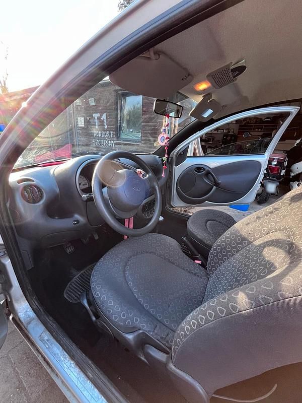 Gebraucht Ford Ka 60 PS (44 kW) 2002 Silber Kleinwagen