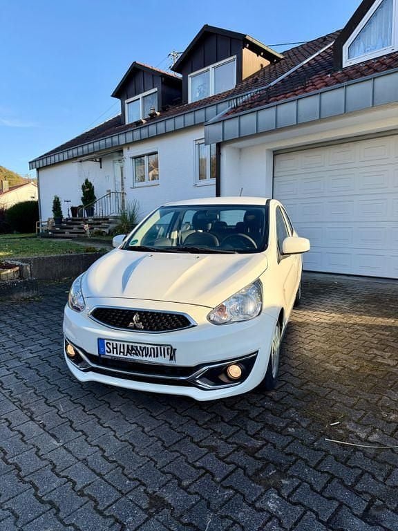 Gebraucht Mitsubishi Space Star Basis 71 PS (52 kW) 2019 Weiß Kleinwagen