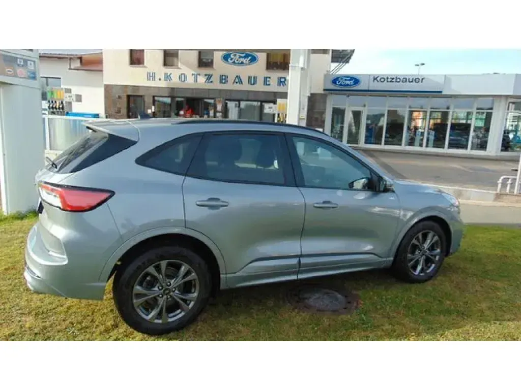 Gebraucht Ford Kuga ST-Line X 150 PS (110 kW) 2023 Silber SUV