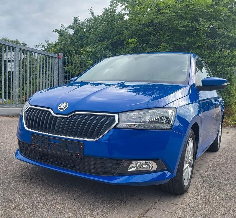 Blau Gebraucht 2021 Skoda Fabia Ambition Kleinwagen | 12.300 € (Guter Preis) - Bild 1/4
