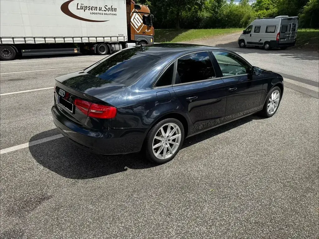 Gebraucht Audi A4 Ambition 211 PS (155 kW) 2013 Blau Limousine