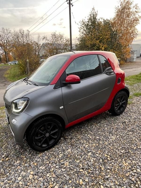 Grau Gebraucht 2019 Smart ForTwo Coupé Kleinwagen | 12.500 € (Guter Preis) - Bild 1/4