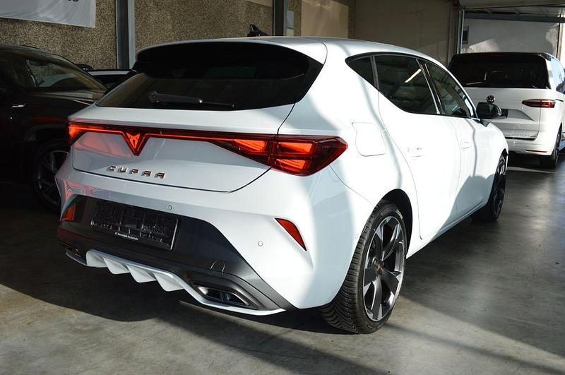Usata Cupra Leon 150 CV (110 kW) 2025 Bianco Berlina
