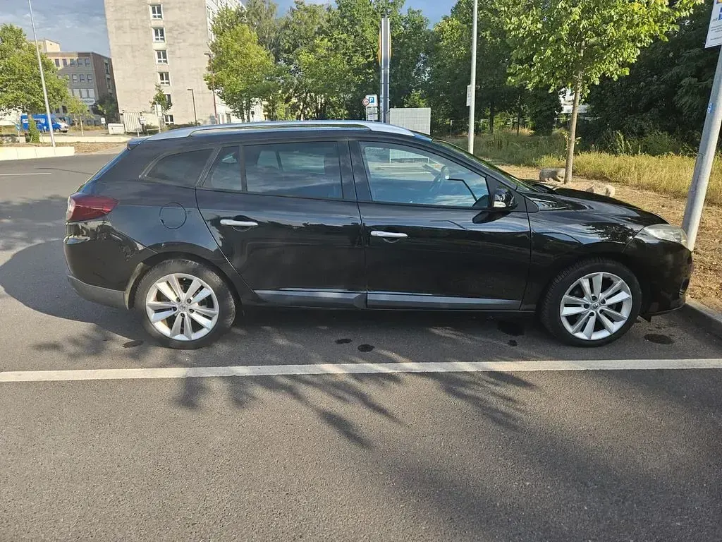 Gebraucht Renault Mégane III 140 PS (102 kW) 2009 Schwarz Limousine